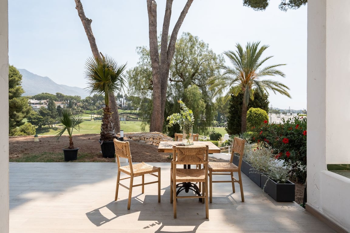 Apartment in Nueva Andalucia - Image 3