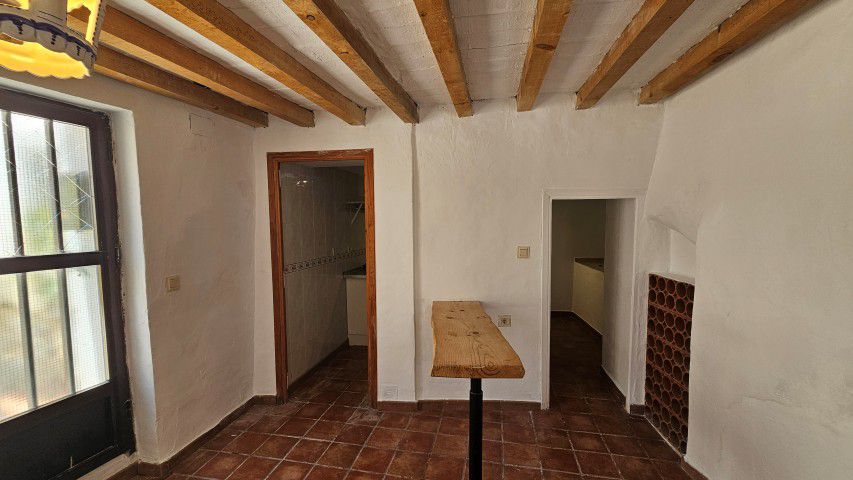 House in Seron - Image 3