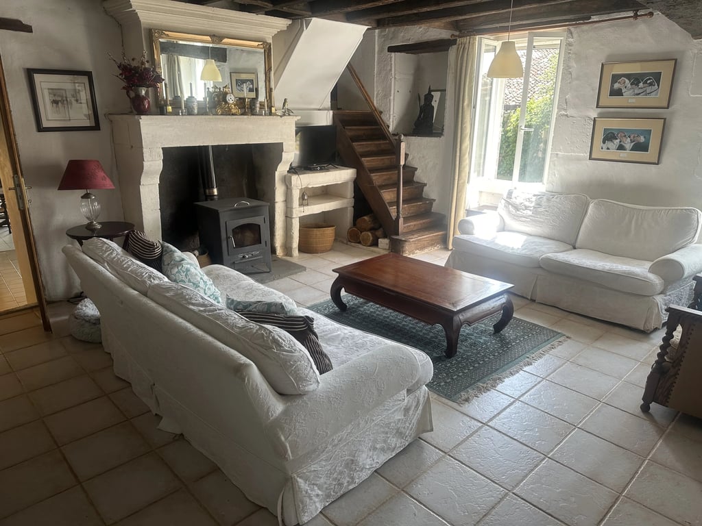House in Etriac - Image 3