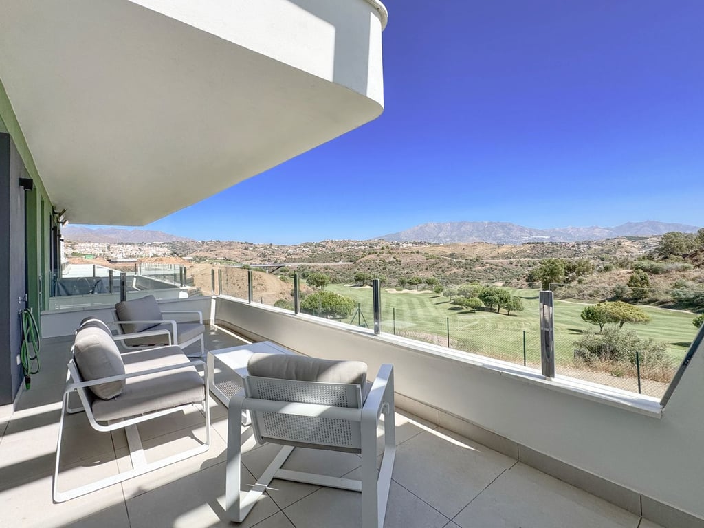 Apartment in La Cala De Mijas - Image 2