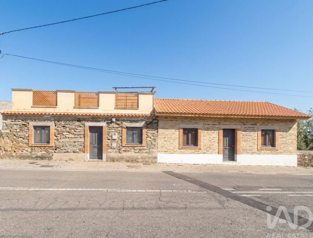 House in Santo Andre das Tojeiras