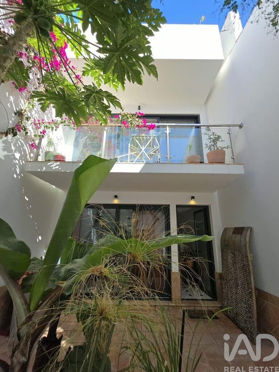 House in Santa Luzia - Image 3