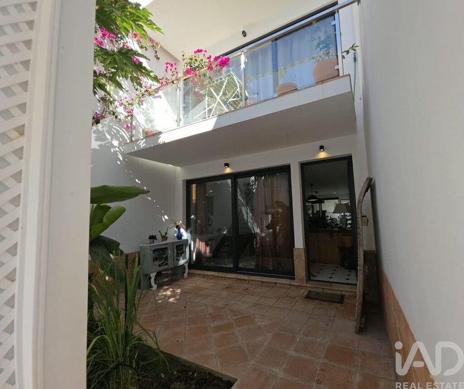 House in Santa Luzia - Image 2