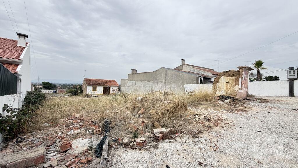 House in Carregueira - Image 3