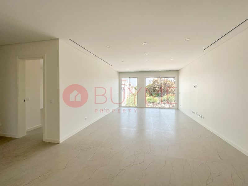 Apartment in Quarteira - Image 3
