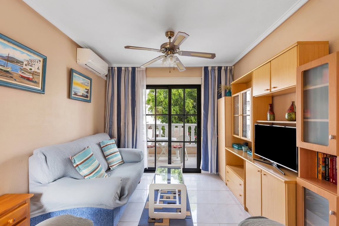 Apartment in Punta Prima - Image 2