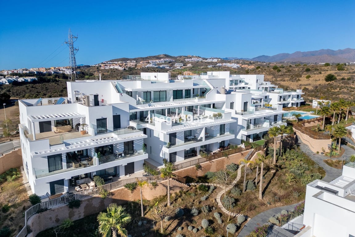 Apartment in La Cala De Mijas - Image 2