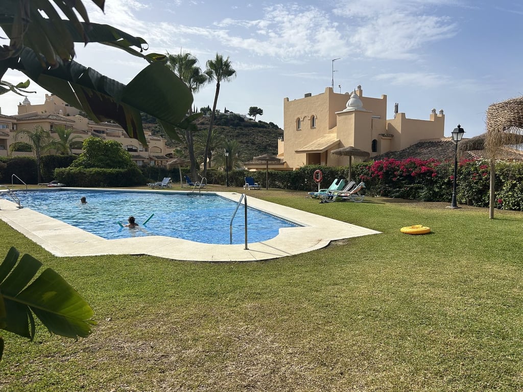 Apartment in Elviria - Image 2