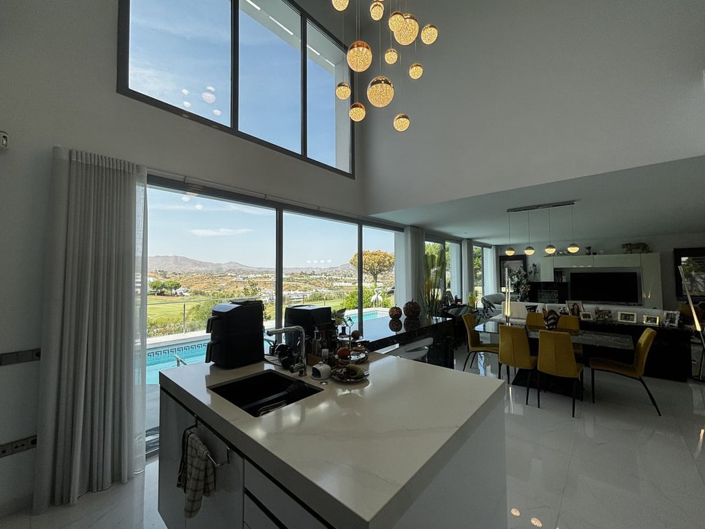 Villa in Riviera del Sol - Image 3