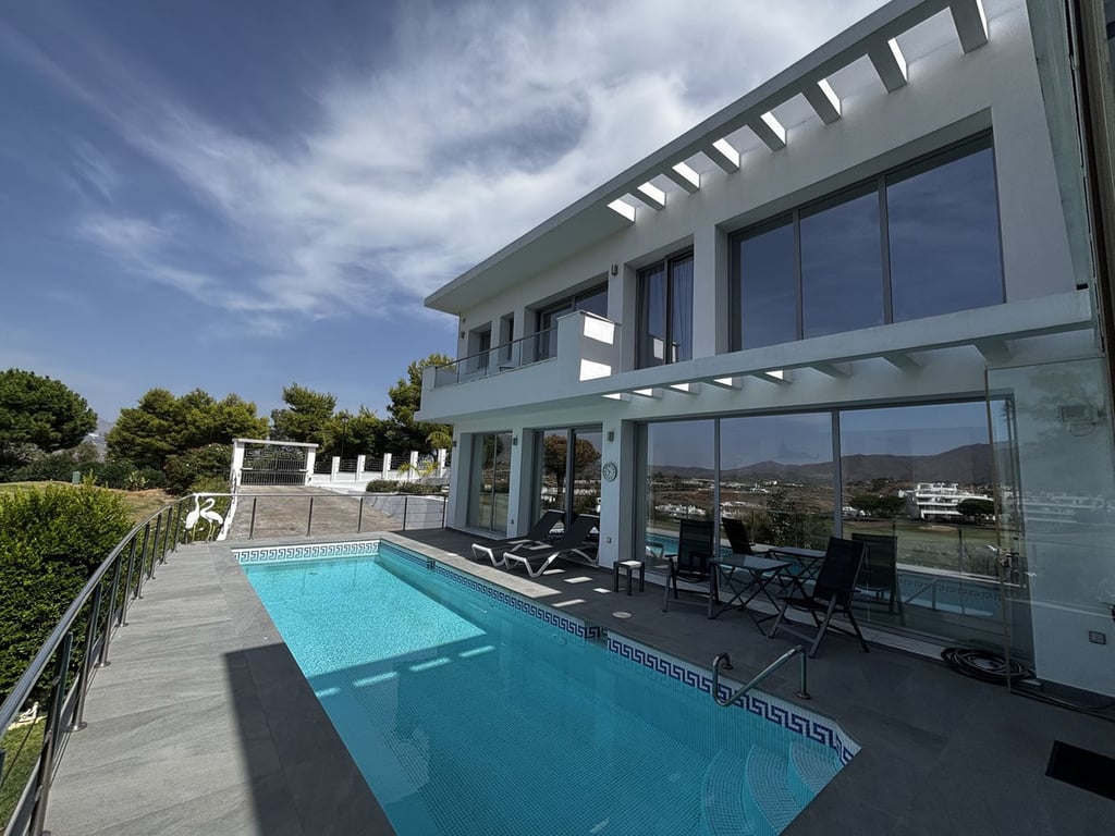Villa in Riviera del Sol - Image 2