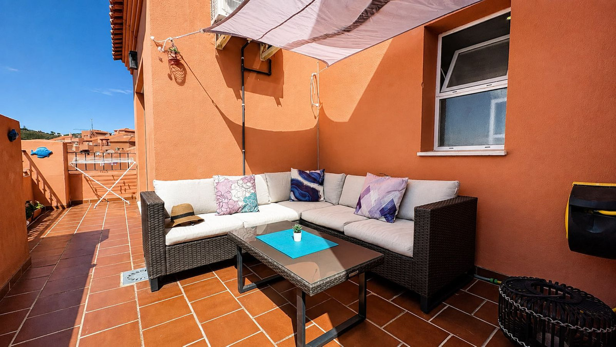 Penthouse in La Duquesa - Image 2