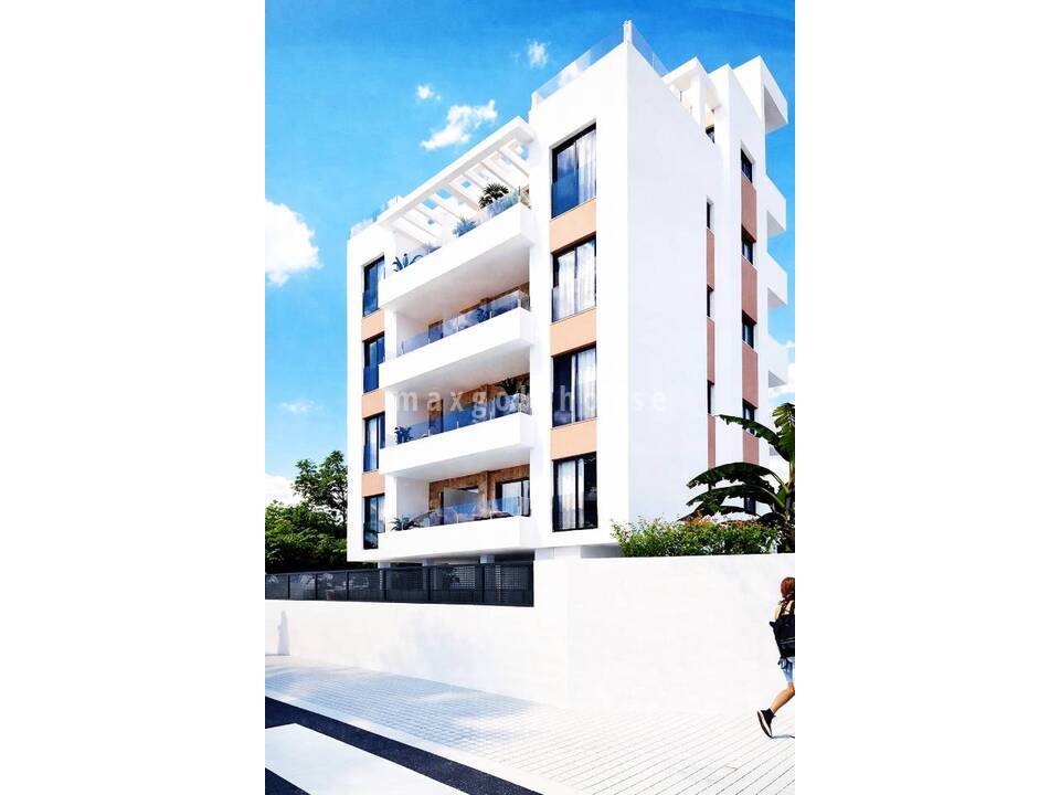 Apartment in Torrevieja - Image 2