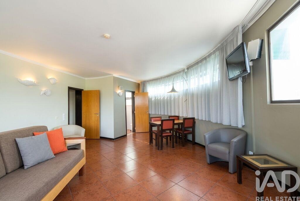 Apartment in Oura - Image 2
