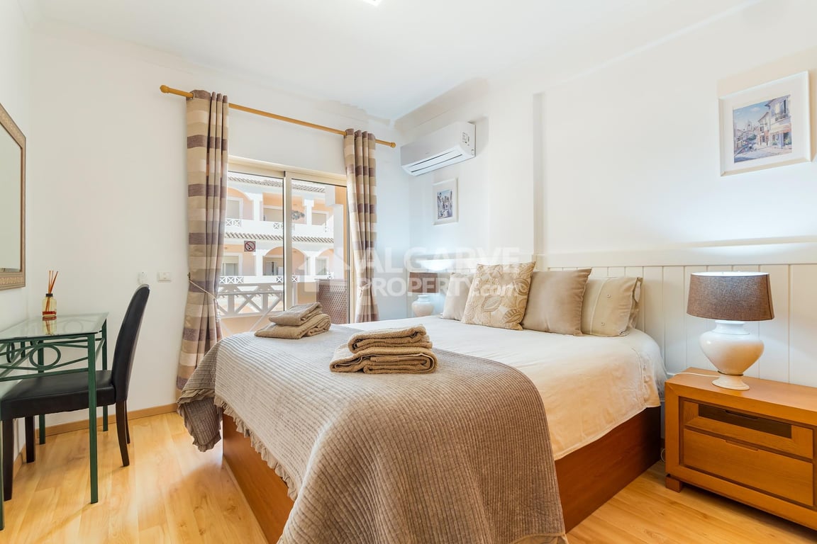 Apartment in Quarteira - Image 3