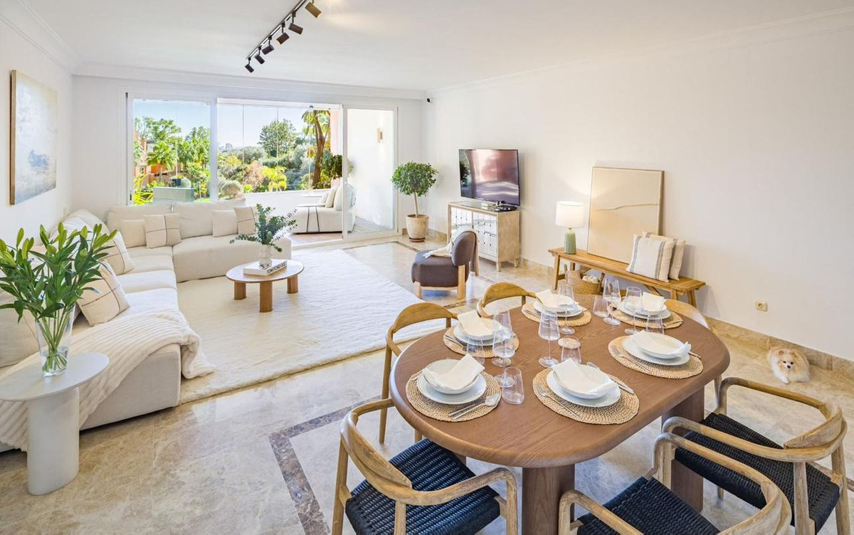 Apartment in Nueva Andalucia - Image 3