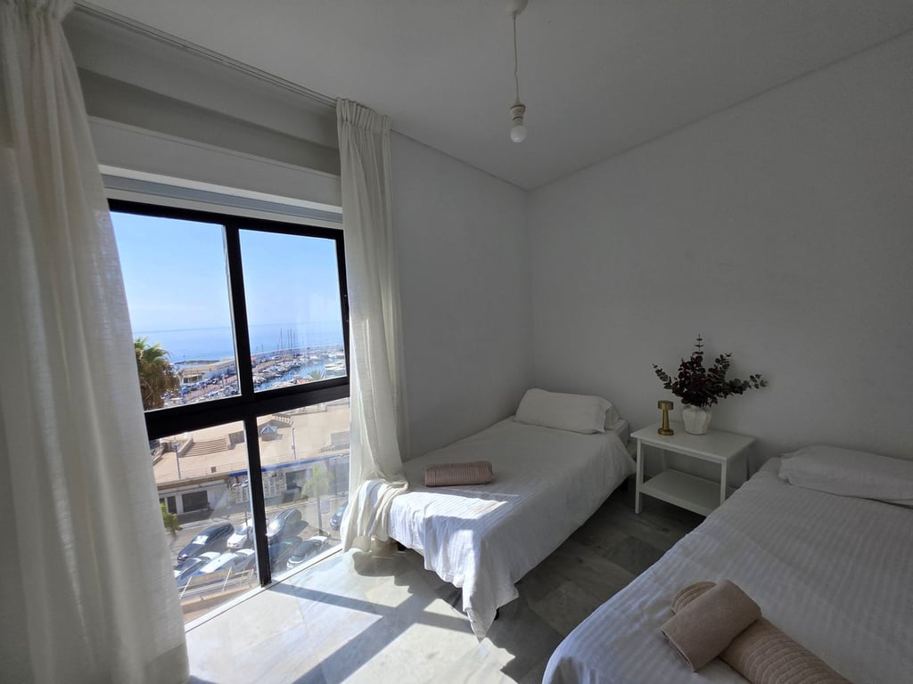 Apartment in Marbella - Image 3