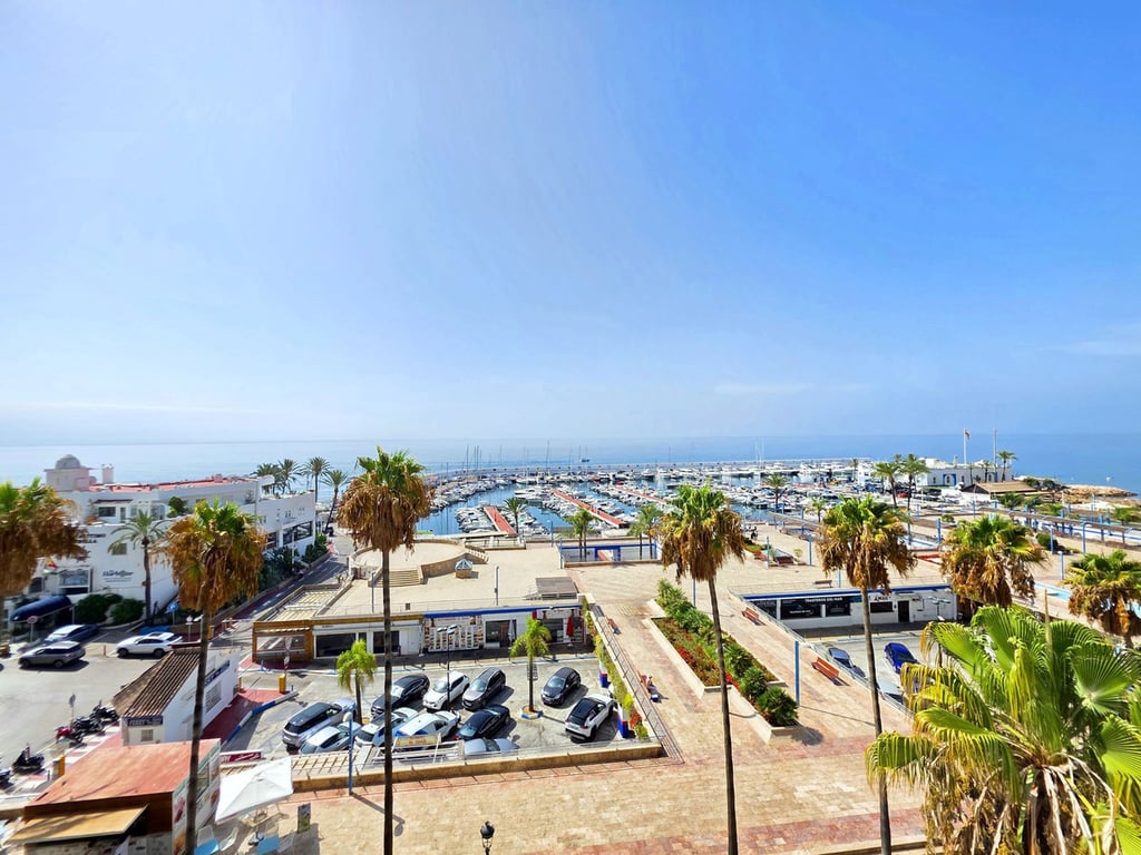 Apartment in Marbella - Image 2