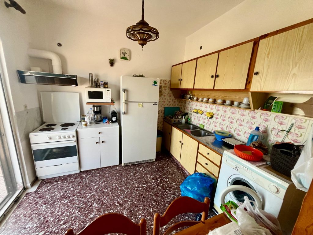 House in Kalo Chorio - Image 3