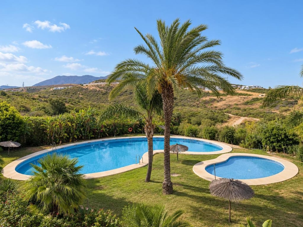 Apartment in Casares - Image 2