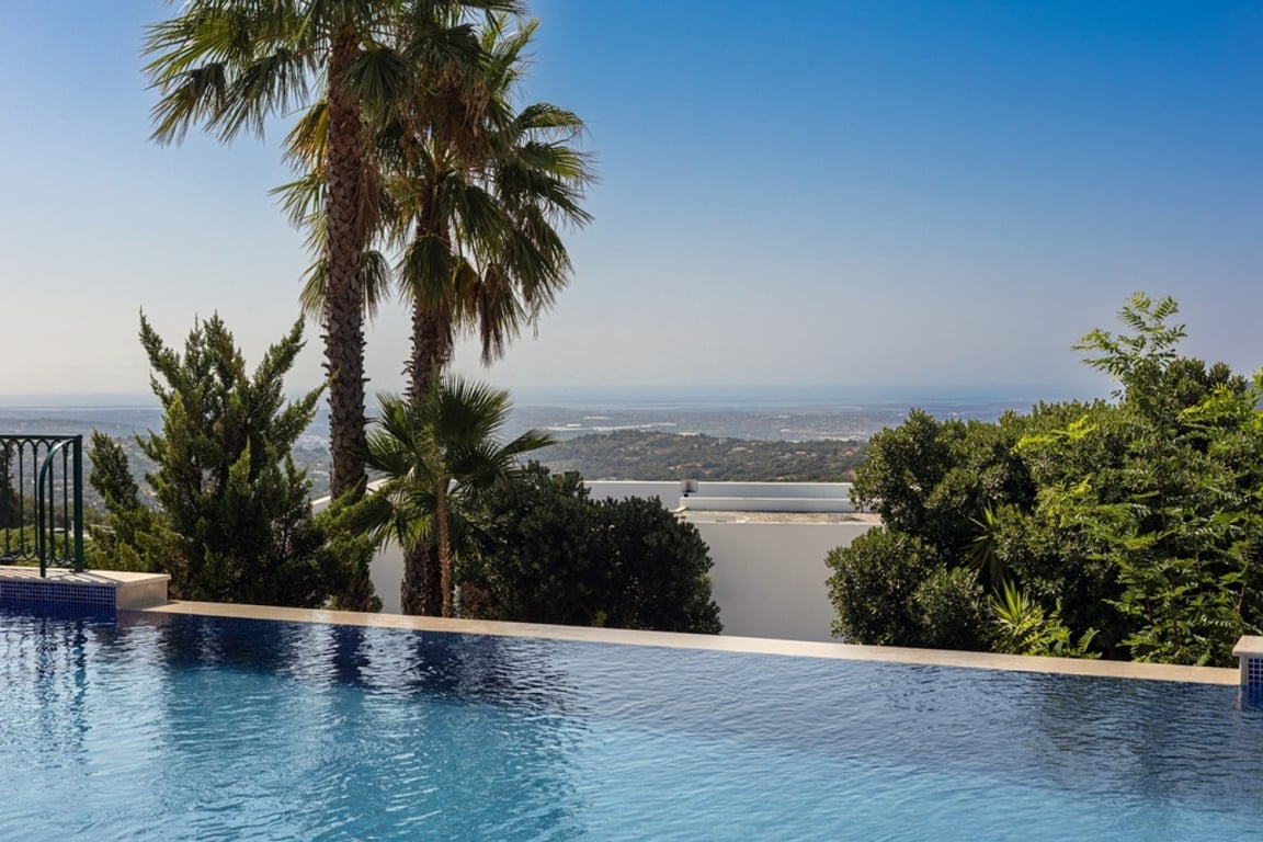 House in Santa Barbara de Nexe