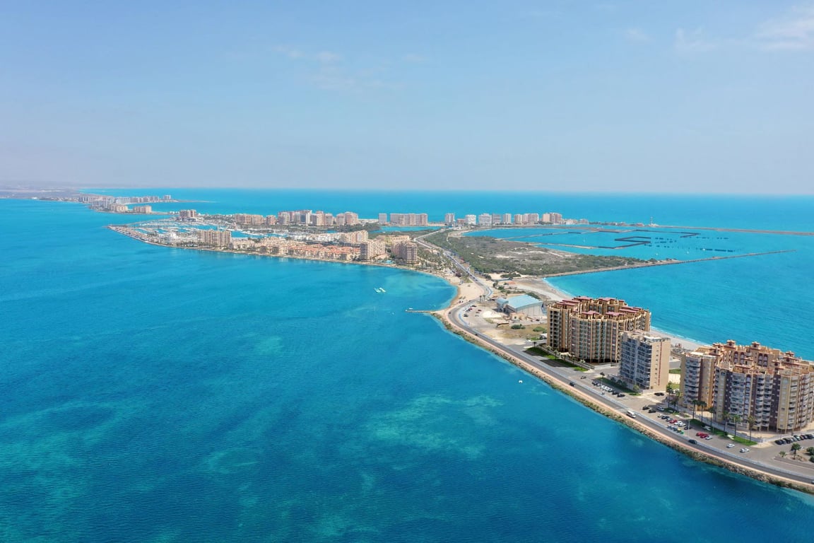 Apartment in La Manga del Mar Menor - Image 2