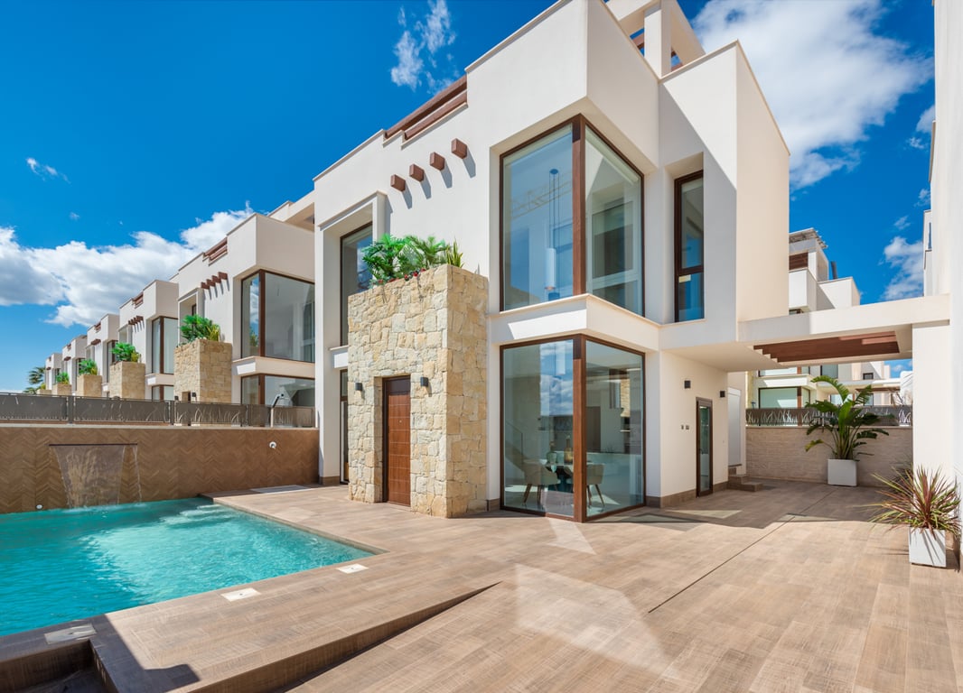 House in Los Montesinos - Image 2