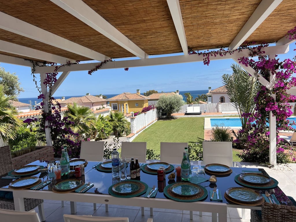 Villa in La Duquesa - Image 3