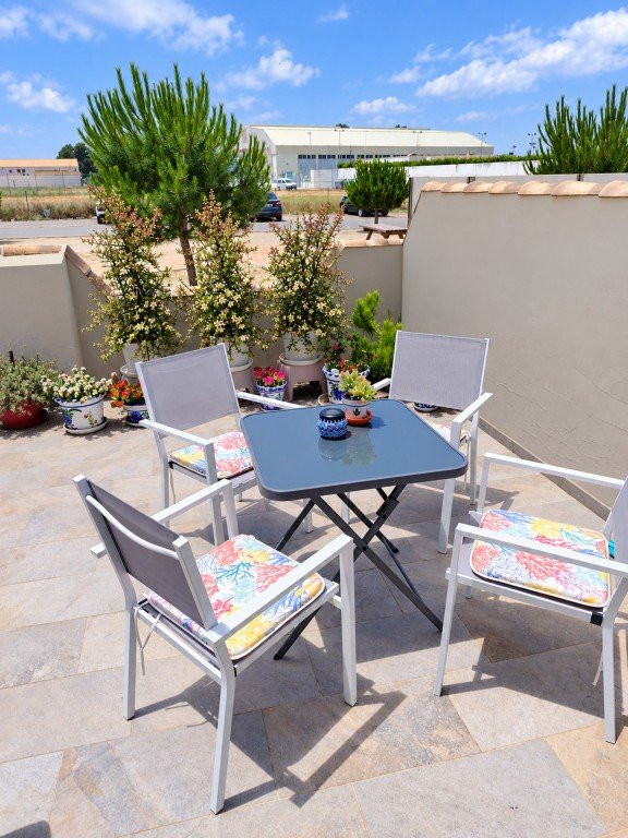 Apartment in Los Tarragas - Image 3