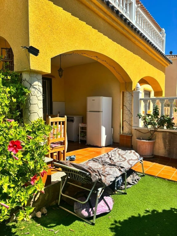 Villa in Cabo Roig - Image 2