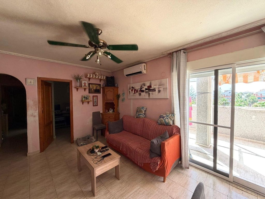 Apartment in Torrevieja - Image 2