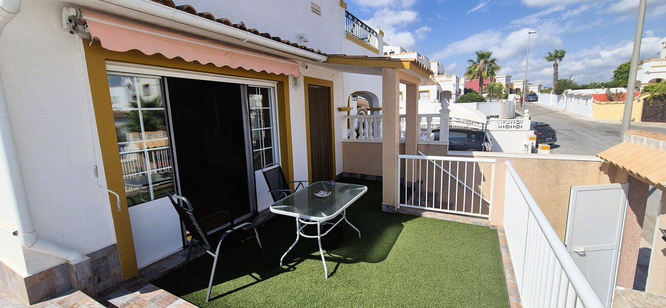 House in Urbanizacion los Balcones - Image 3