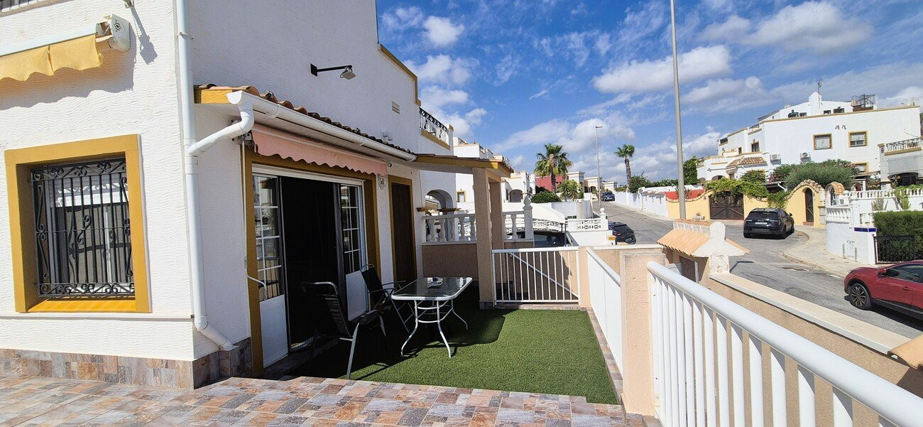 House in Urbanizacion los Balcones - Image 2