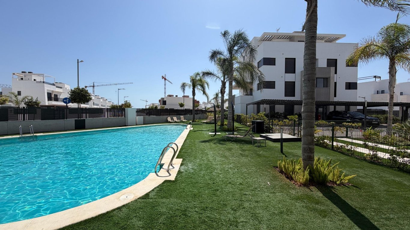 Apartment in Urbanizacion los Balcones - Image 2