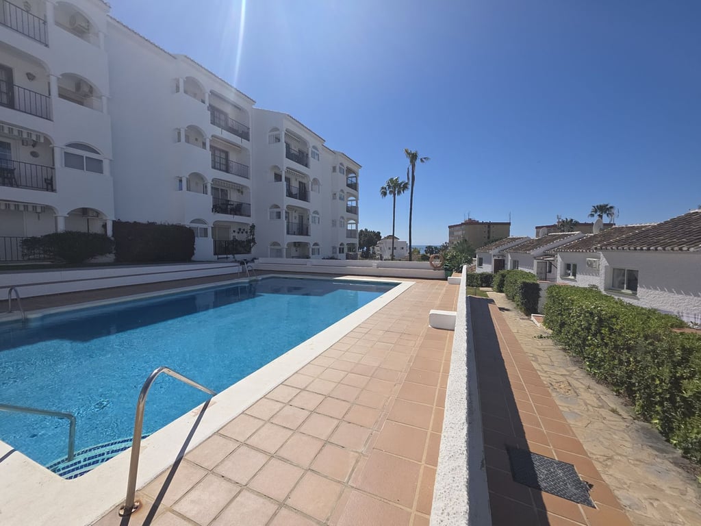Apartment in La Cala De Mijas - Image 2