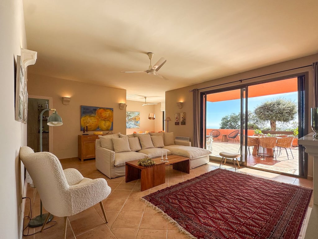 Apartment in Artola - Image 2