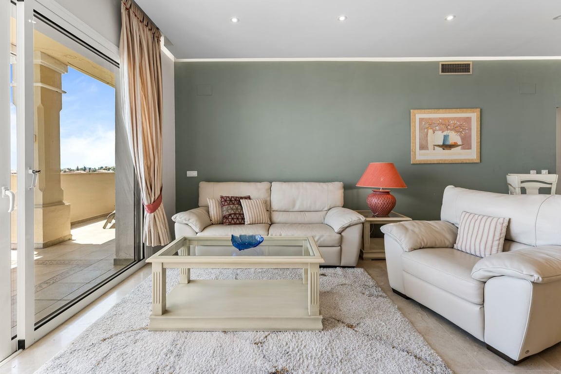 Apartment in Mijas - Image 2