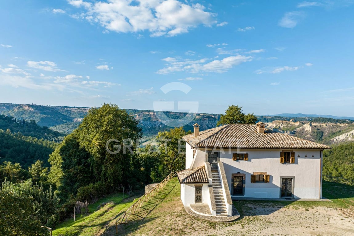 House in Bagnoregio - Image 2