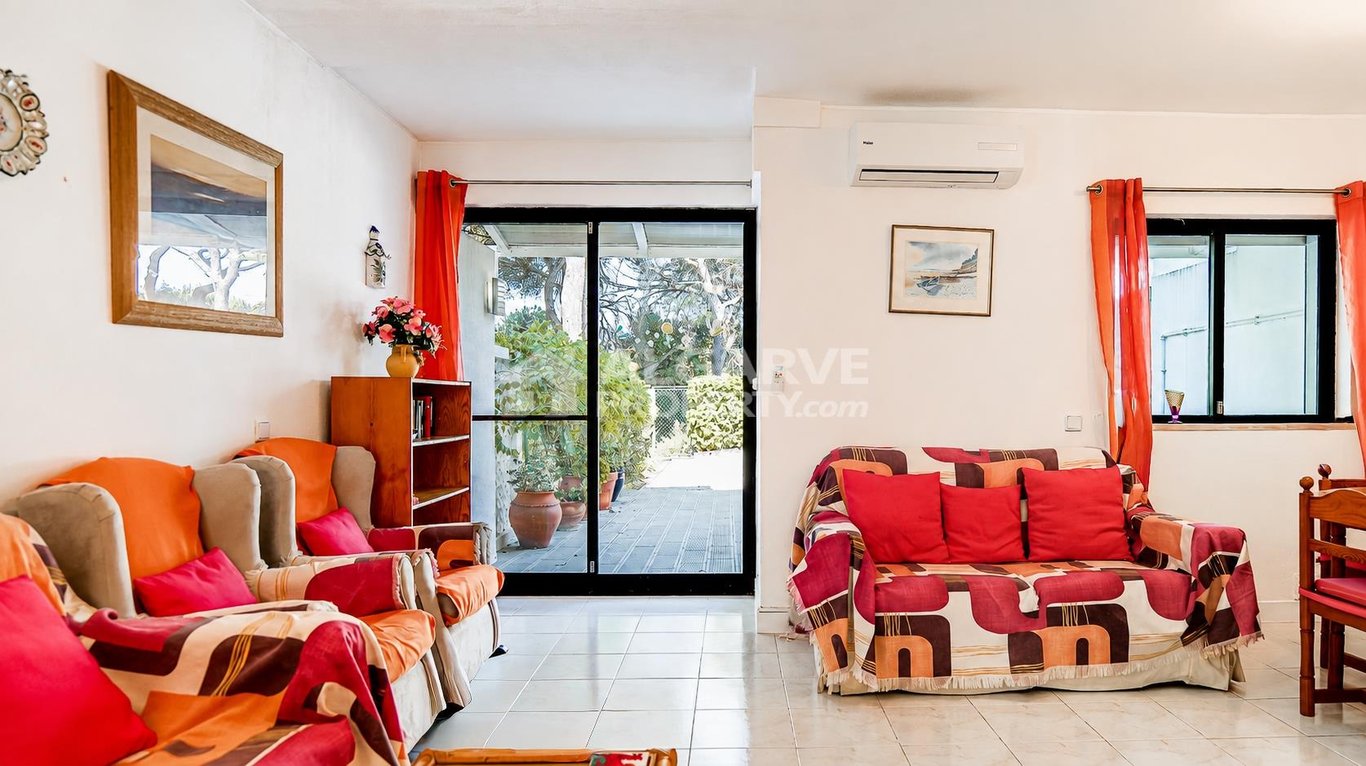 House in Quarteira - Image 2