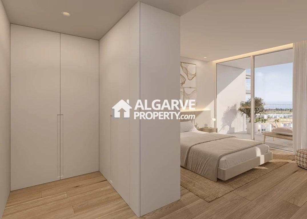 Apartment in Quarteira - Image 3
