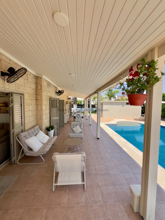 House in Pegeia - Image 3