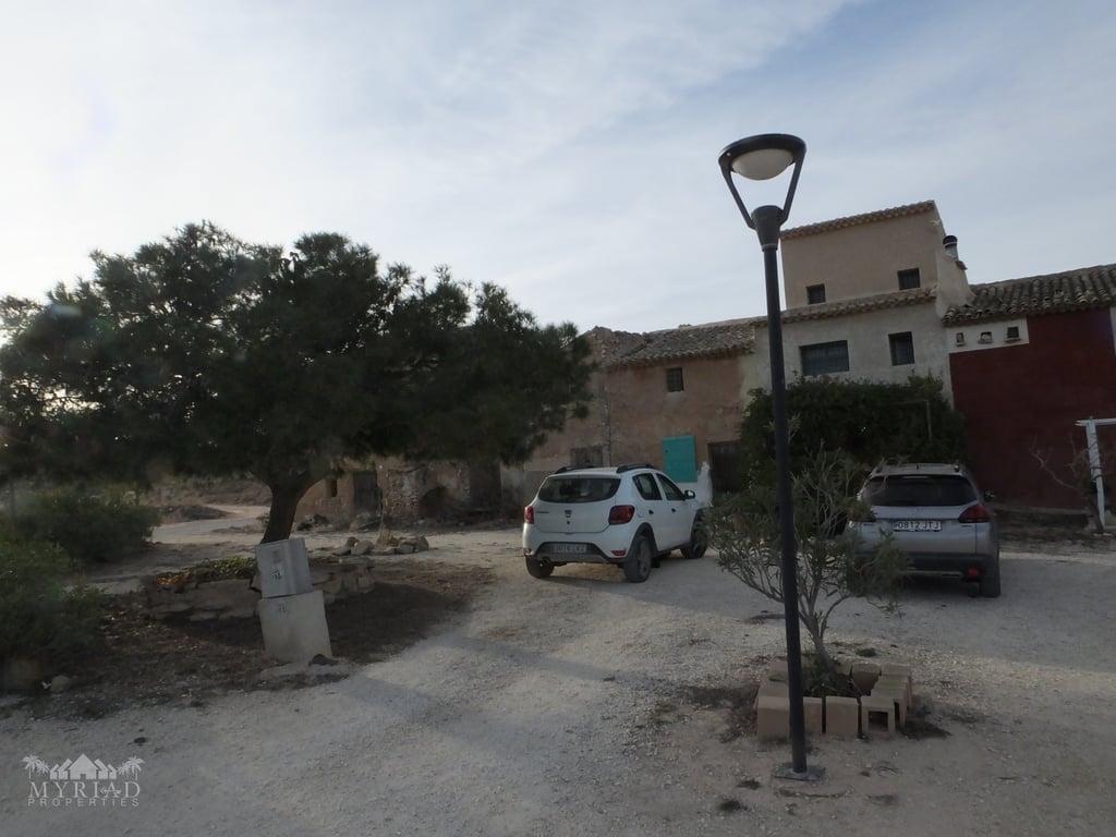 Farm, Ranch or Equestrian in Pinoso - Image 3