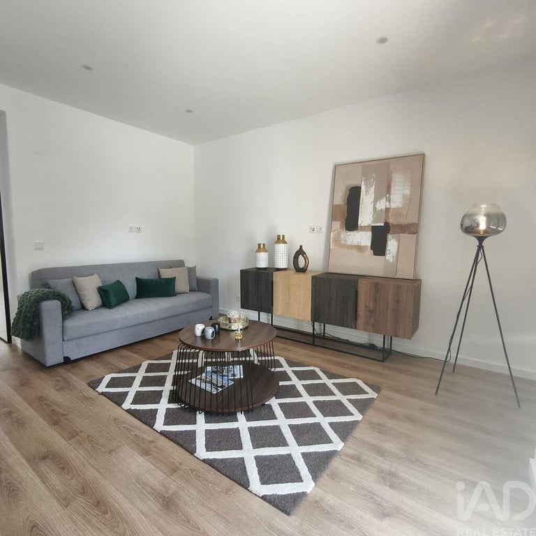 Apartment in Benfica - Image 3