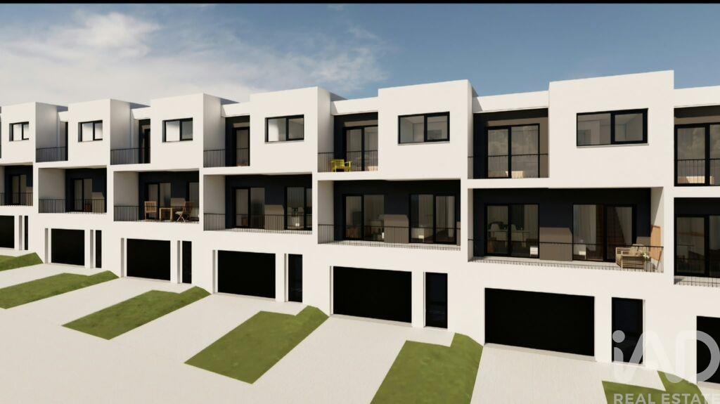 House in Louredo - Image 3