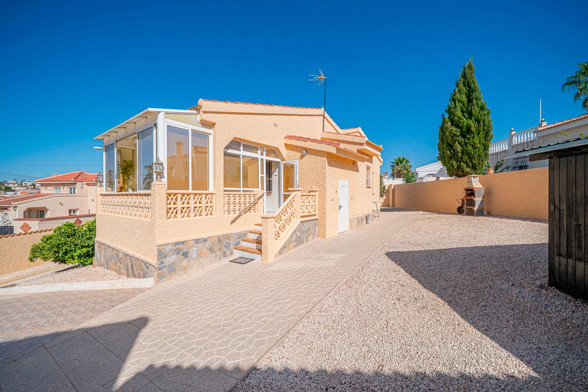 Villa in Ciudad Quesada - Image 2