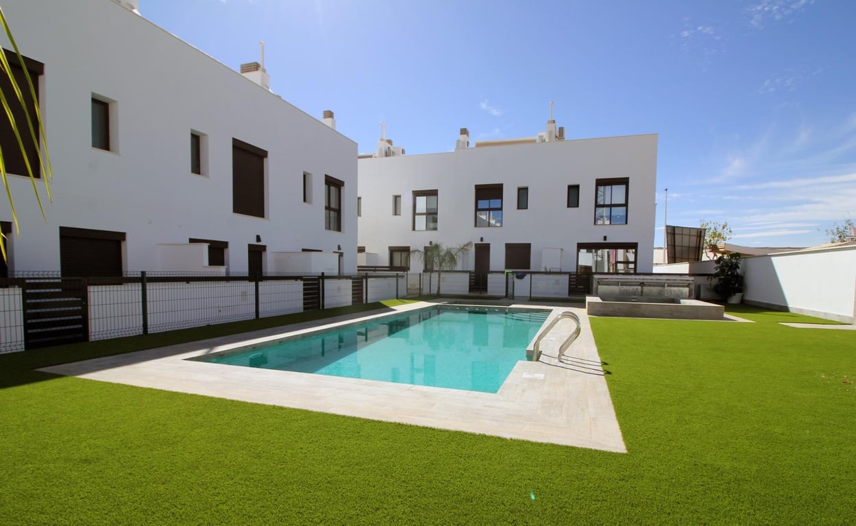 Villa in Los Plazas - Image 3