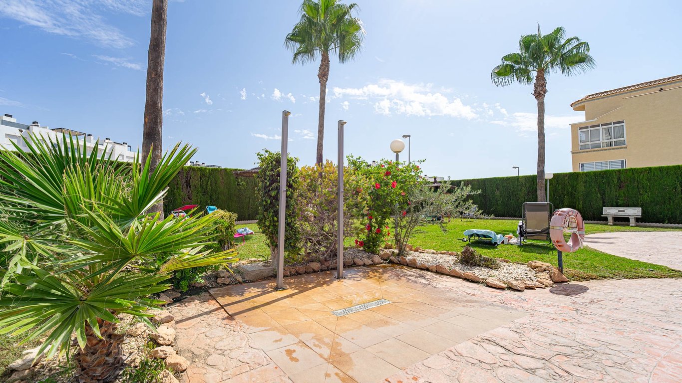 Apartment in Punta Prima - Image 3