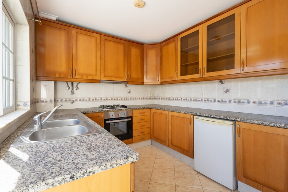 House in Guia - Image 3