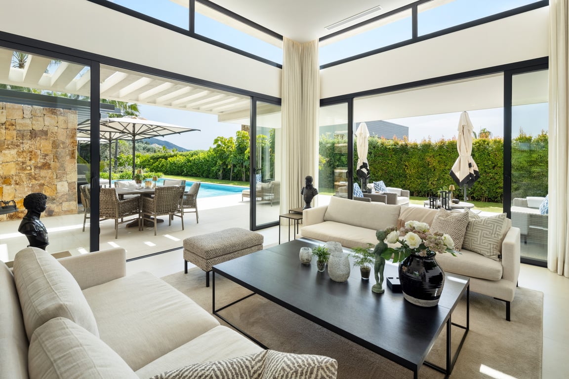 Villa in Nueva Andalucia - Image 2