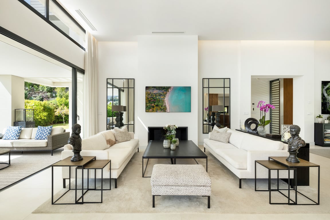 Villa in Nueva Andalucia - Image 3