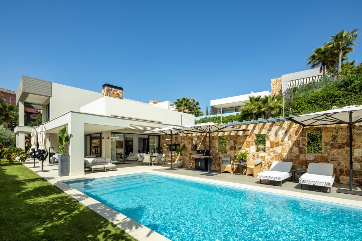 Villa in Nueva Andalucia